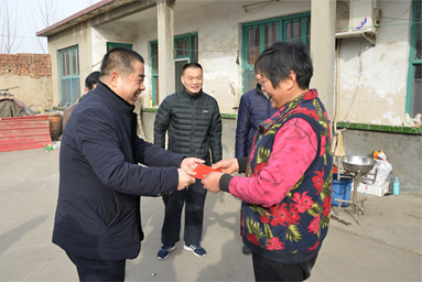 2018年2月10日，公司總經理李安東走訪房家村困難群眾。